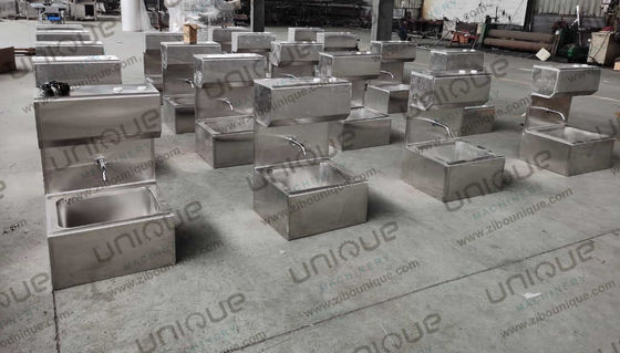 Equipamento industrial de limpeza de botas / Processo de limpeza com água fria / Lavadora de botas agrícolas