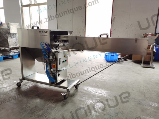 Máquina de processamento de cenoura para descascar a pele de cenoura 1930*500*1050 mm